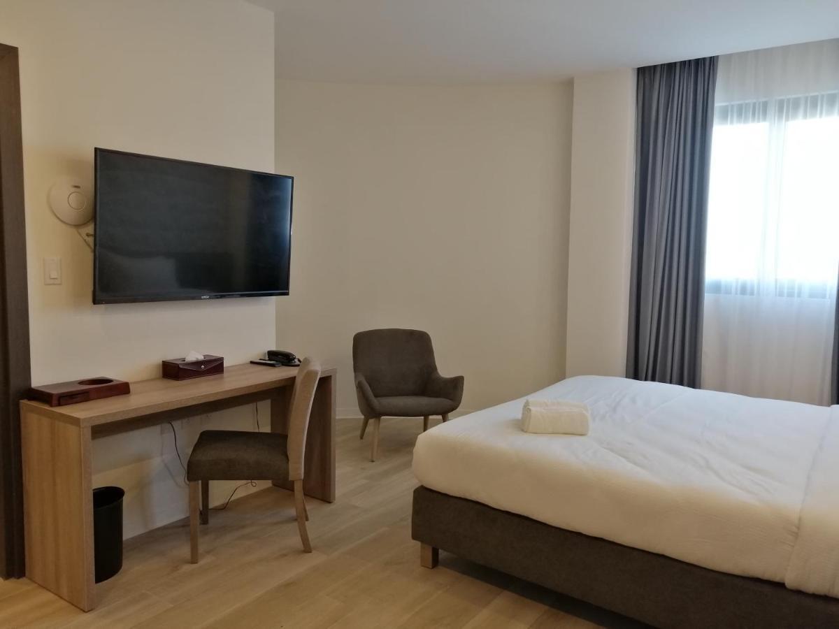 Adonis Cupecoy Hotel Simpson Bay Buitenkant foto